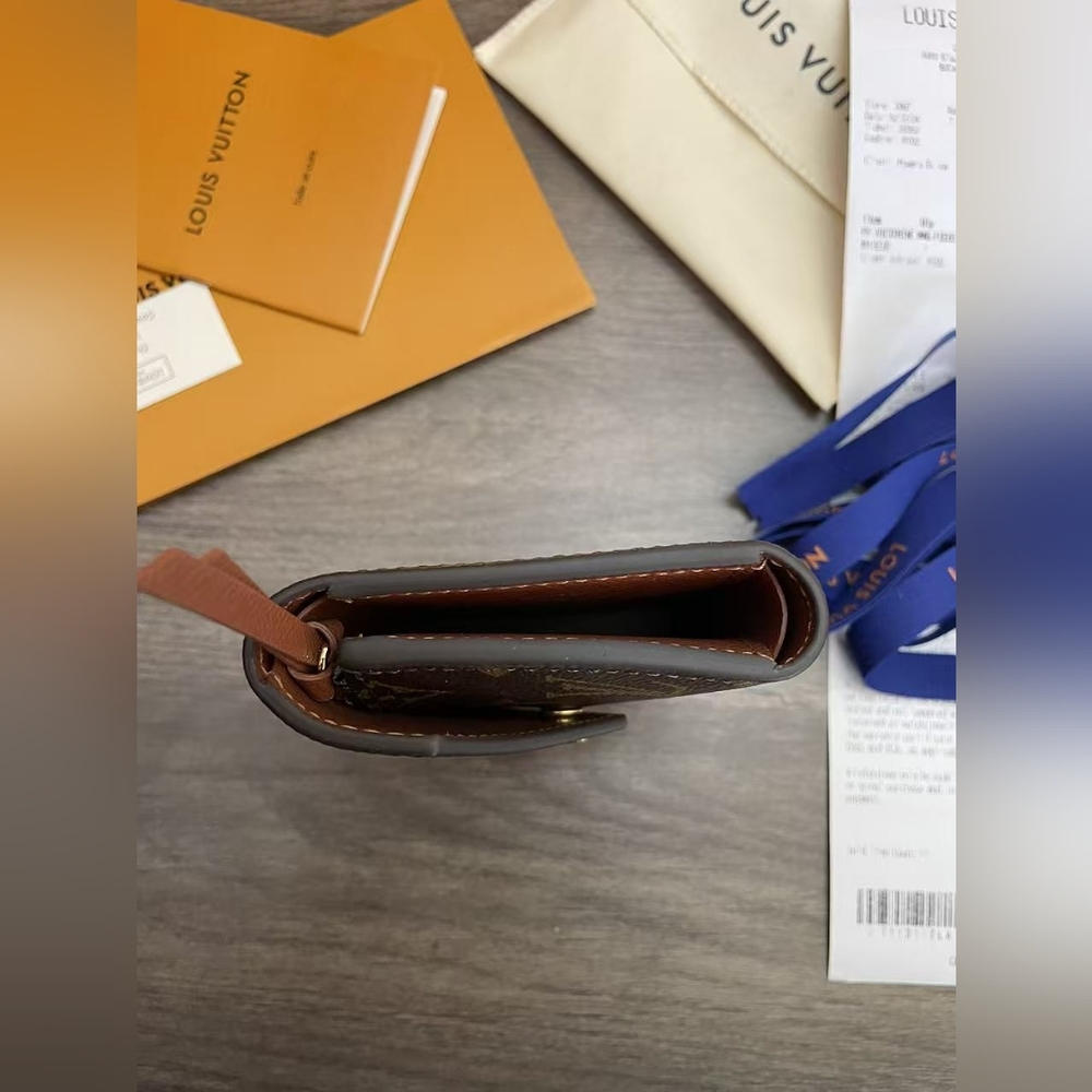 Louis Vuitton Victorine Wallet - Picture 10 of 16